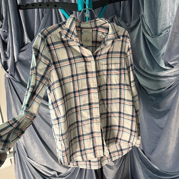 American Eagle boyfriend fit plaid button down size medium - Picture 1 of 5